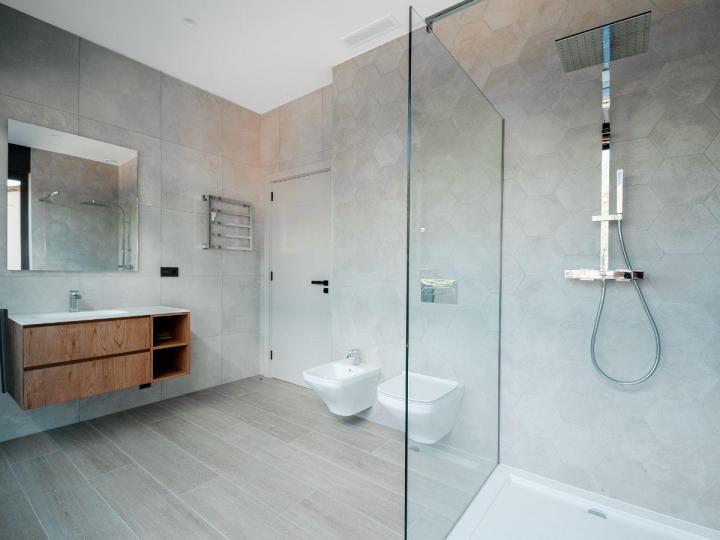 Réalisation de tout projet de création de salle de bains.